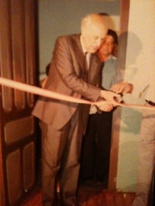 José Galindo, alcalde de Calatayud, inaugurando las I Jornadas Culturales de la Asociación MMV, de Malanquilla, 1982 (Foto asanchezmolledo)